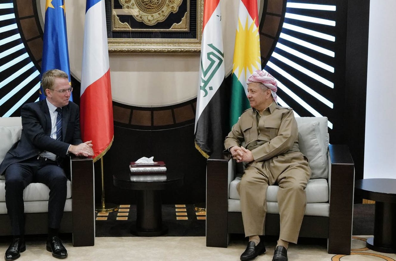 ســـەرۆک بـــارزانـــی پێشوازی لە باڵیۆزی فەڕەنسا لە عێراق دەکات