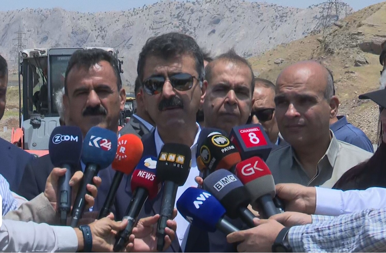 وزير الإعمار والإسكان: التشكيلة الحكومية التاسعة أنفقت أكثر من 900 مليار دينار على مشاريع الطرق