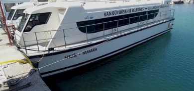 Piştî 4 salan li ser Gola Wanê geştên otobusên deryayî dest pê kir