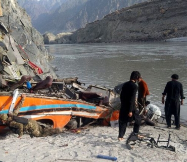 بەهۆی وەرگەڕانی پاسێك دەیان كەس گیانیان لەدەستدا