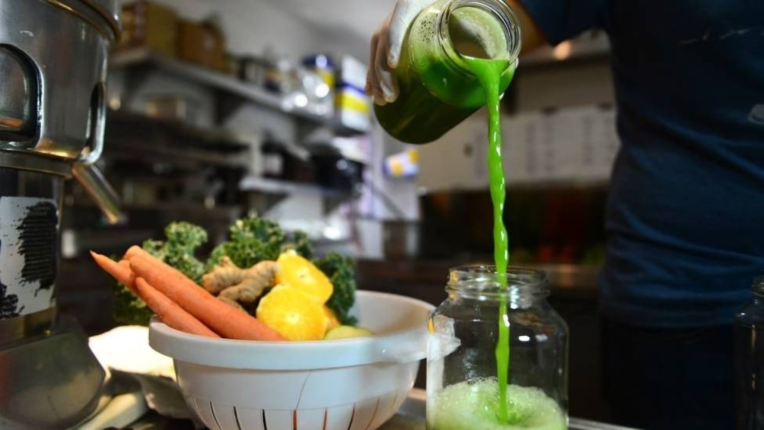 مؤثرون يروّجون لحميات قاسية عبر مواقع التواصل... وتحذيرات من مخاطرها