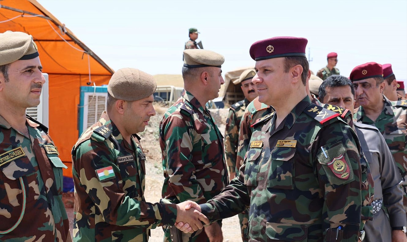 Serokê Erkanên Wezareta Pêşmerge pêdivîtiyên sê lîwayên Pêşmergeyan dabîn dike