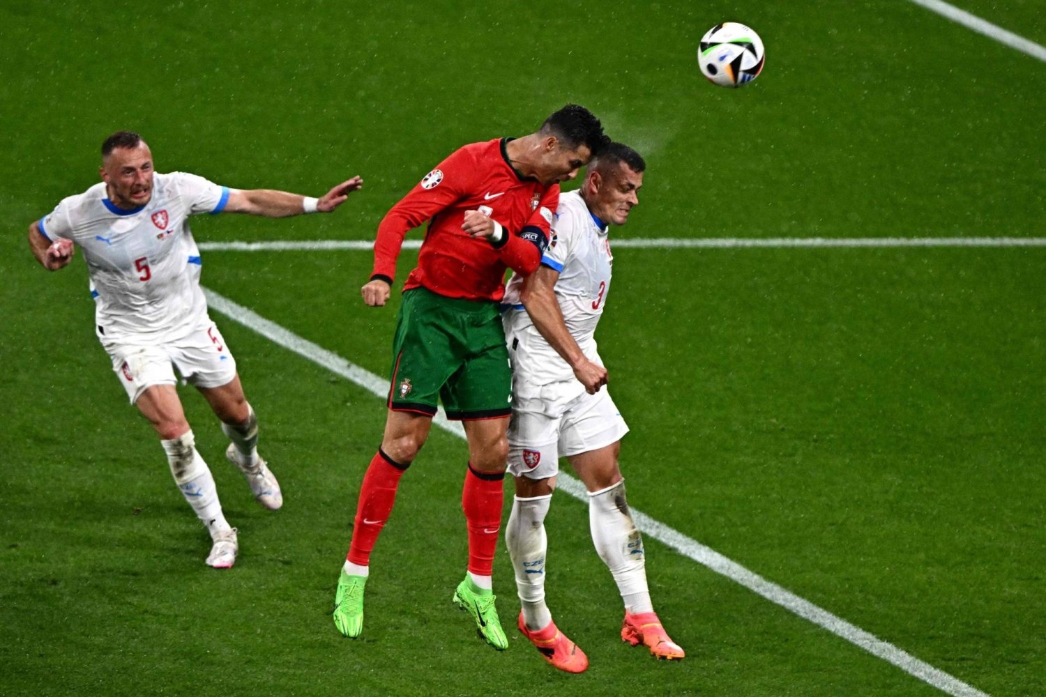 التشيك انشغلت بإبطال مفعول رونالدو وسقطت بقدم كونسيساو