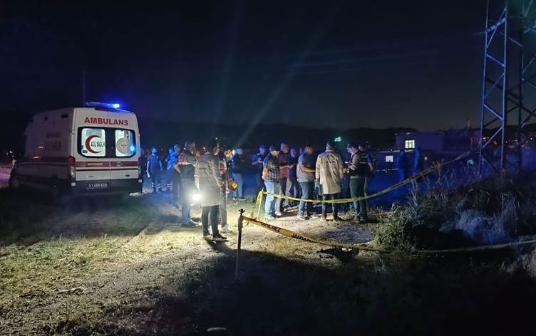 NÎGDE - 2 biraziyên xwe kuştin, 3 birîndar kirin û xwe jî kuşt