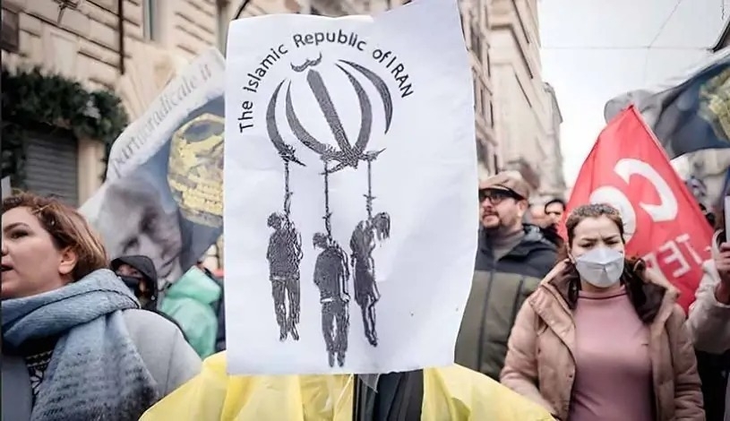 خۆپیشاندانی ئێرانییەکانی دانیشتووی هۆڵەندا بۆ مەحکوومکردنی حوکمی لەسێدارەدان