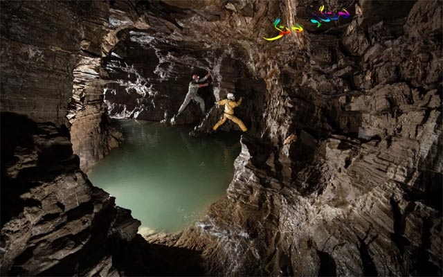 ئەشكەوتی ڤۆرۆنیا نزیكترین خاڵ لە ناوەندی زەوی