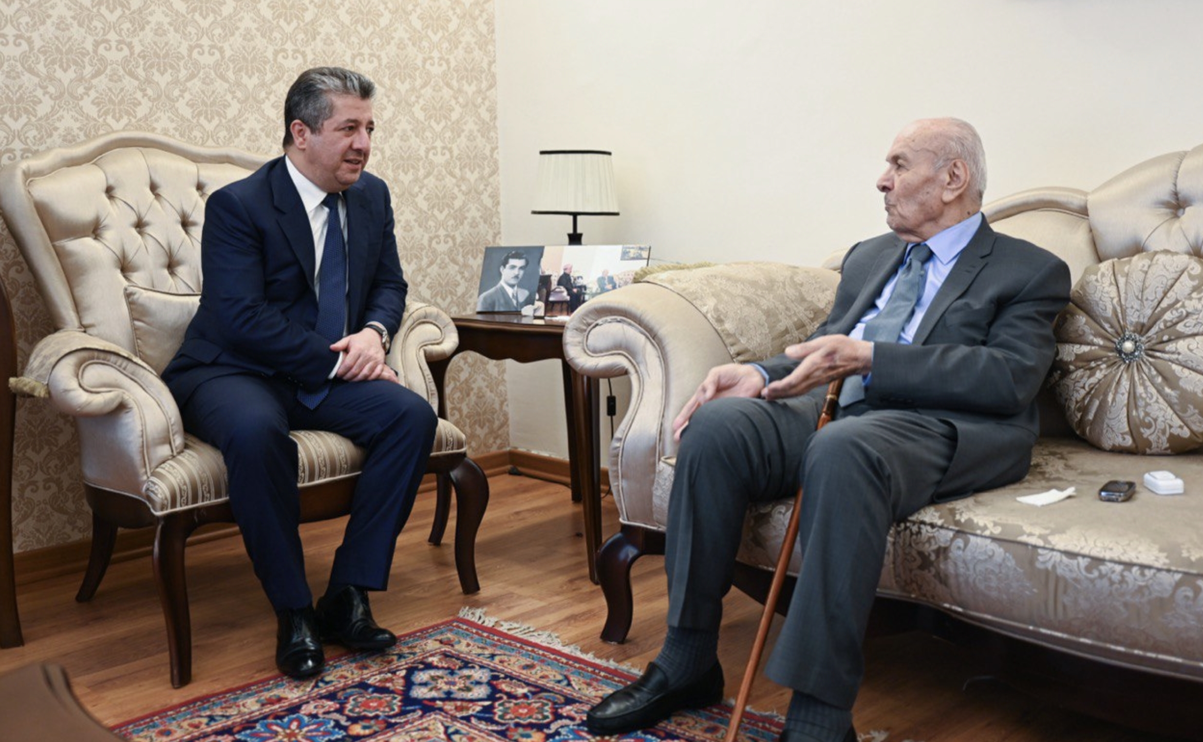 سەرۆکی حکوومەتی هەرێمی کوردستان سەردانی کەسایەتیی نیشتمانپەروەر و تێکۆشەری ناسراو موحسین دزەیی کرد