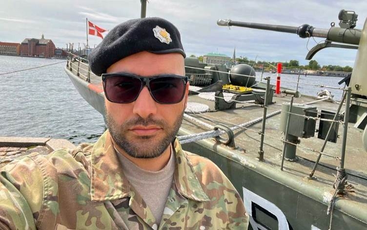 Kurdekî ji Kobaniyê di artêşa Danîmarkayê de bûye wergêr