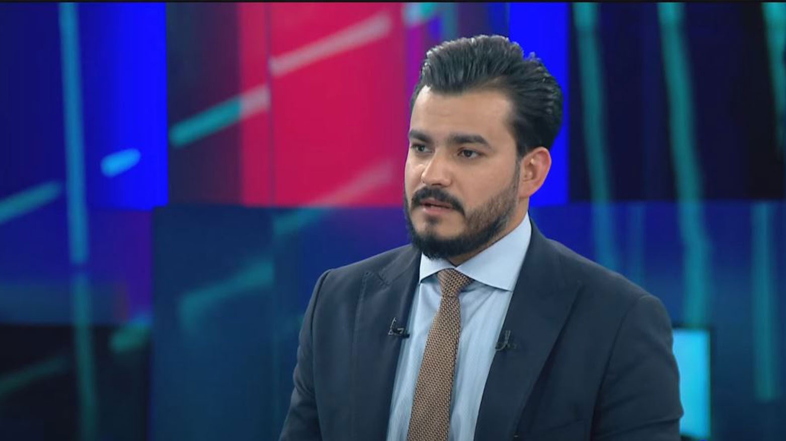 مروان أحمد: 75 ألف موظف في أربيل سيتقاضون رواتبهم هذا الشهر عبر (حسابي)