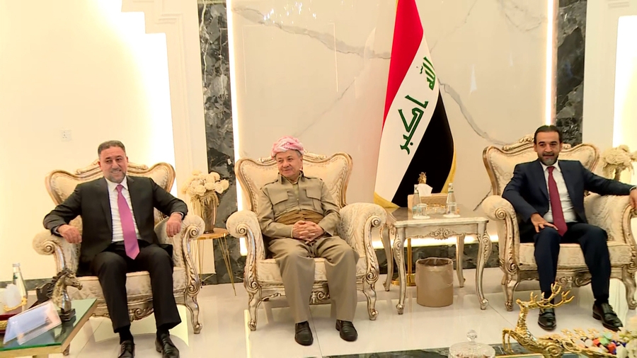 Serok Barzanî li gel aliyên sune civiya