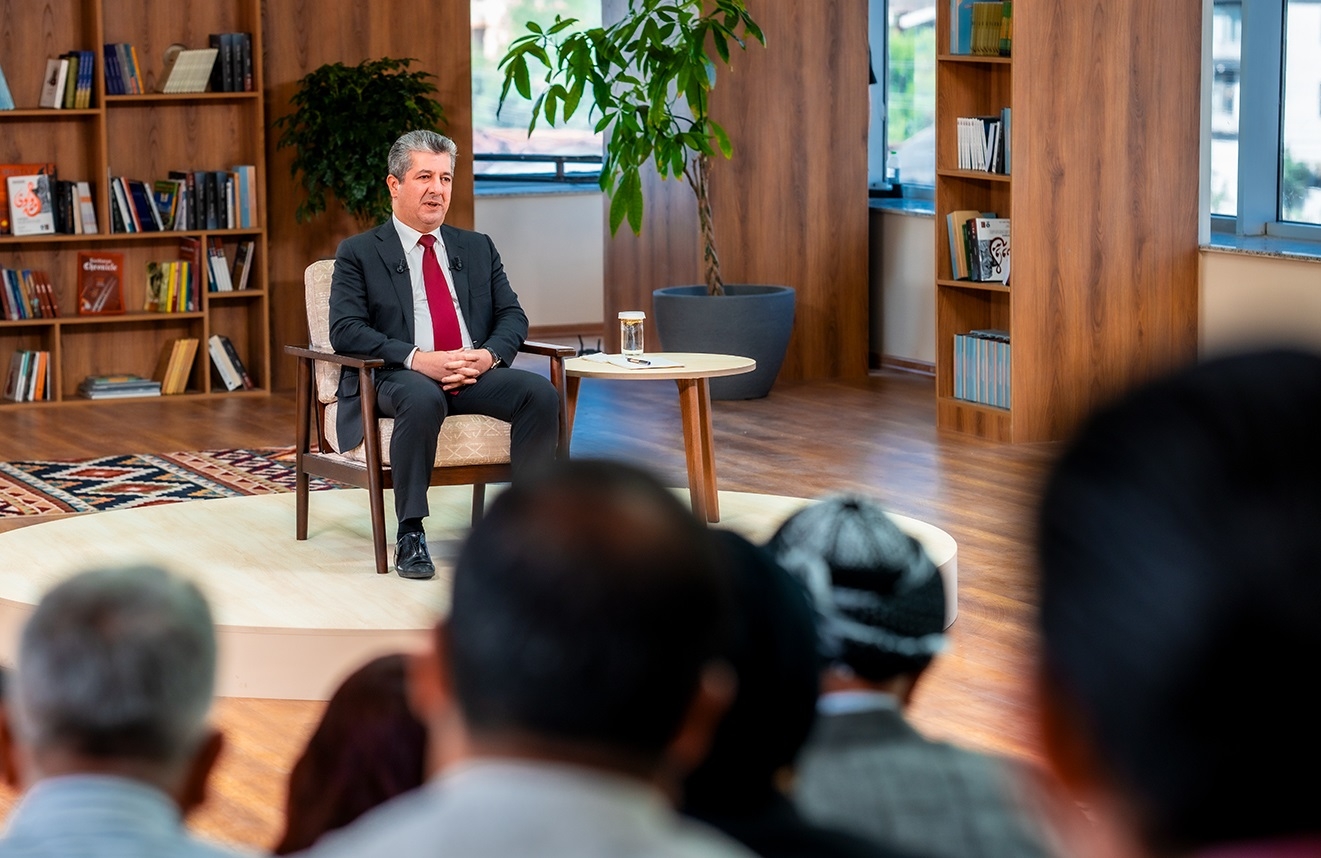 جلسة حوارية مفتوحة لرئيس حكومة إقليم كوردستان مع ممثلي فئات المجتمع بمحافظة السليمانية