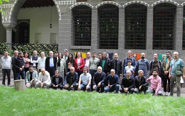 YEWKURD: Divê weşangerên Kurd xwe bi rêxistin bikin