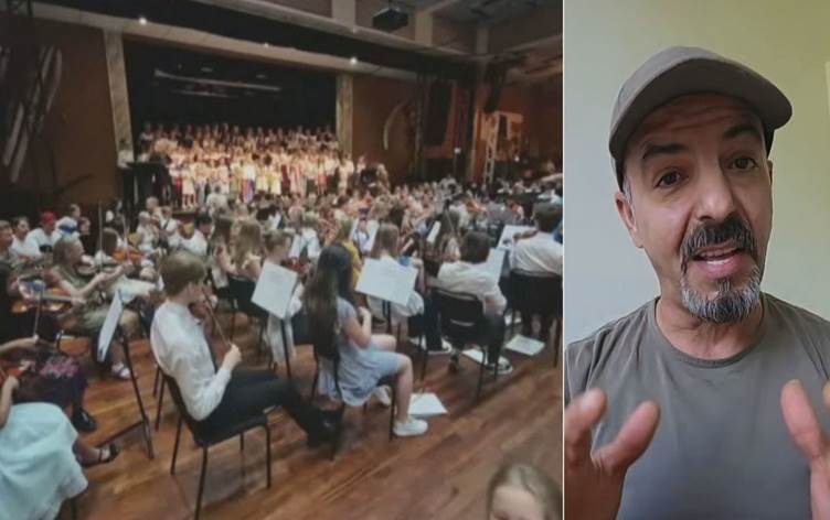 Li Swêdê 300 muzîkjen û stranbêjan straneke Kurdî ya zarokan pêşkêş kir