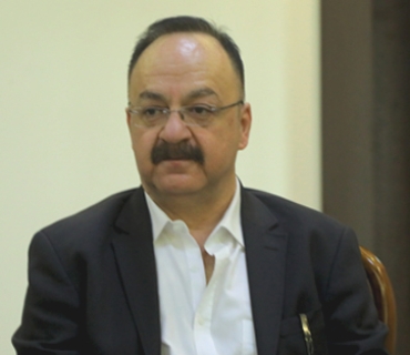 غیاسەدین نەقشبەندی  توێژەر و چاودێری سیاسی:  ئێمە كێشەمان لەگەڵ پێكهاتەكانی ئەو وڵاتە هەیە و دەبێت بە گوتارێكی نەتەوەیی چارەسەری بكەین