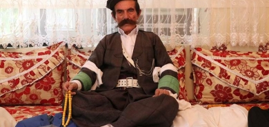 Cil û bergên xwe 60 sal in ji qumaşê şal û şepikê çêdike