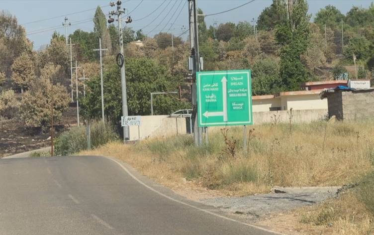 مسيحيون يخلون قريتهم بناحية كاني ماسي إثر الاشتباكات بين الجيش التركي و