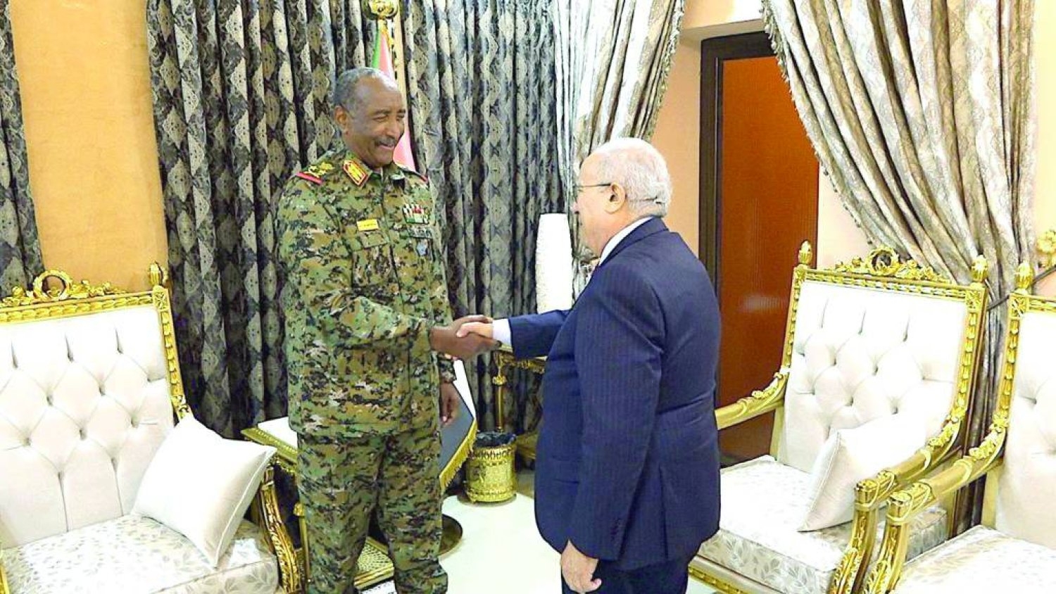 السودانيون يترقبون محادثات جنيف بين طرفَي الحرب