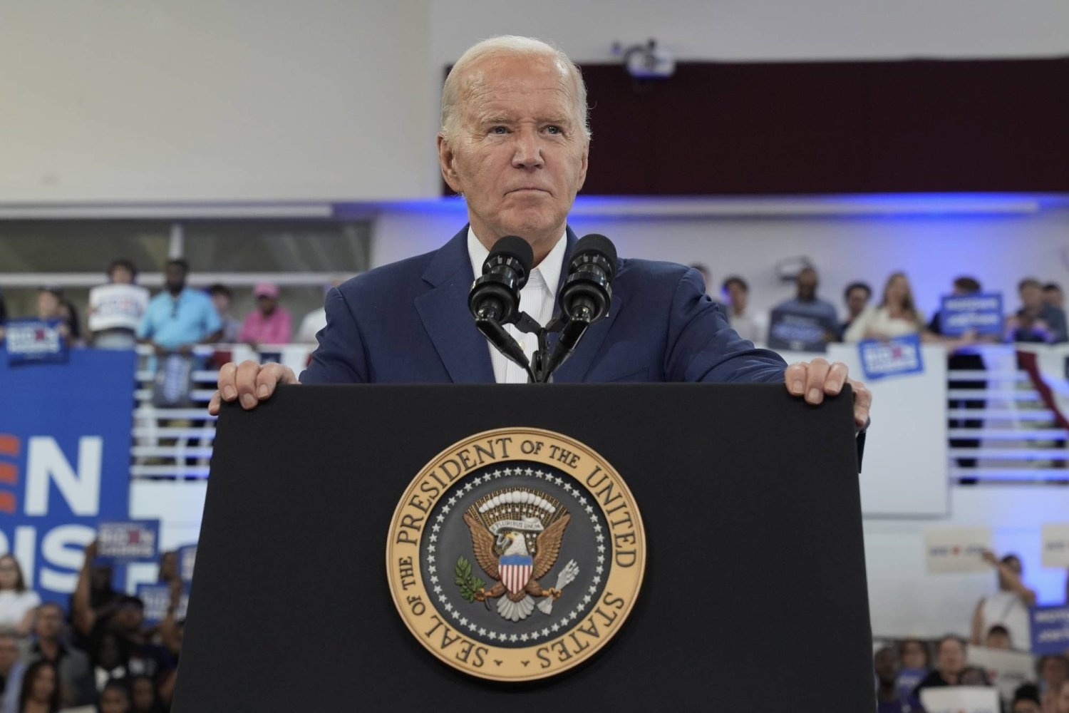 لماذا يمتنع تقدميو الحزب الديمقراطي حتى الآن عن المشاركة في دعوة بايدن للانسحاب؟