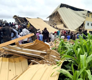 بەهۆی داڕمانی بینای قوتابخانەیەک ٢٢ منداڵ گیانیان لەدەستدا