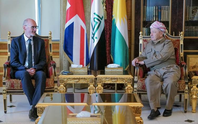 ســـەرۆك بـــارزانــــی پێشوازی لە باڵیۆزی بریتانیا لە عێراق دەكات