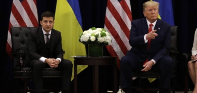 ترمب يعد زيلينسكي بـ«إنهاء الحرب» في أوكرانيا