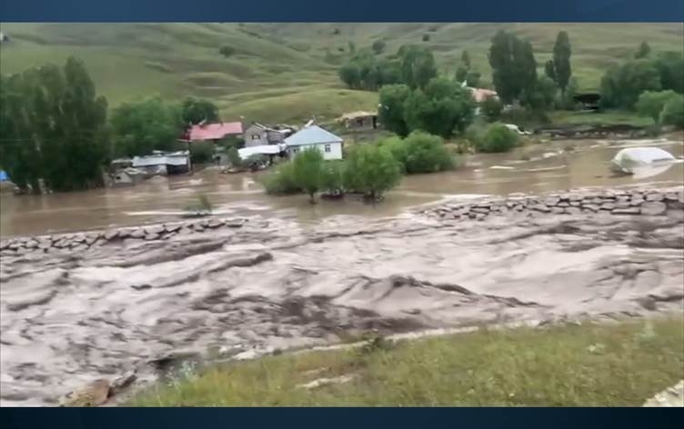 Li Wan û Agiriyê lehî rabû: Pir hilweşiyan