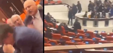 Parlamenterê AK Partiyê bi kulman êrişî parlamenterê DEM Partiyê kir