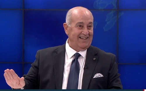 دكتۆر مەحموود ئەلداغر    شارەزا و پسپۆڕی دارایی و ئابووریی عێراقی بۆ گوڵان:     ئاودیوكردنی دۆلار لە دەیان خاڵی نافەرمیی سنوور هۆكاری سەرەكیی ناسەقامگیریی بەهای دینار و دۆلارە