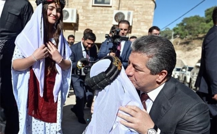 Bi biryara Mesrûr Barzanî alîkariyên darayî li ser 3 hezar û 500 hemwelatiyên Êzidî tê dabeş kirin