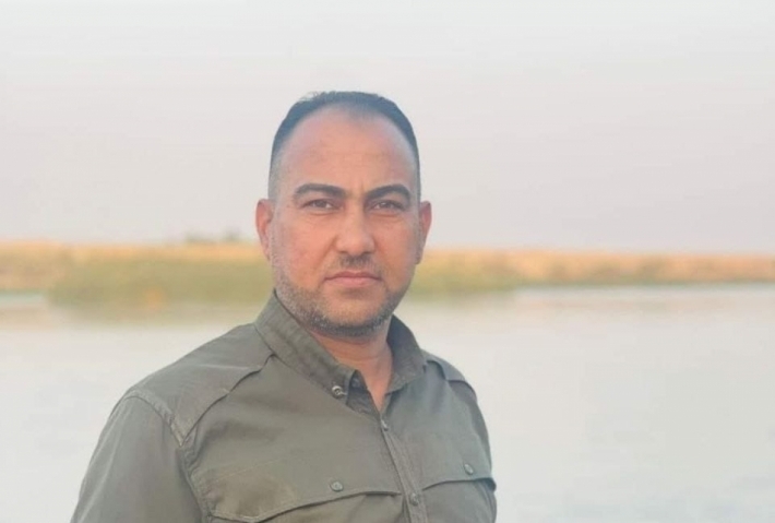 Fermandarekî Heşdî Şeibî bi tometa êrîşkirina ser binkeyê leşkerî yê Eyn Esed hat girtin