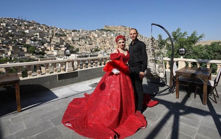 Bûk û zava guh nadin germahiyê