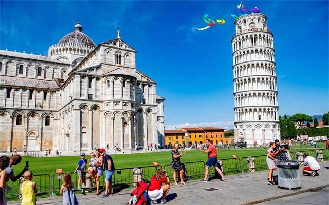 تاوەری پیزای لار