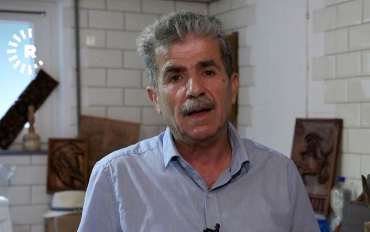 Hunermendê Kurd li kampê dima lê Paşayê Holendeyê hawara xwe biriyê