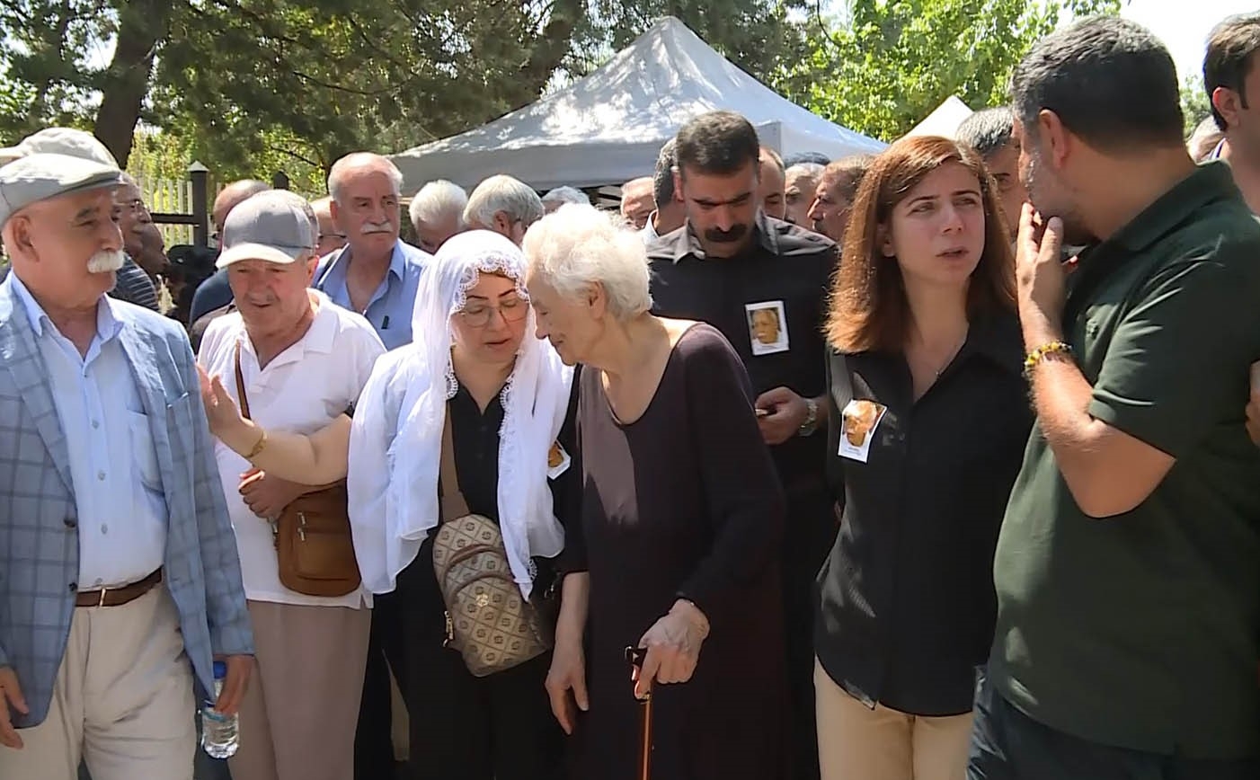 Termê Dr. Tarik Ziya Ekîncî li Diyarbekirê bi xakê hat spartin