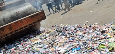 حملة غير مسبوقة في أربيل.. إتلاف 11 ألف سيجارة إلكترونية 