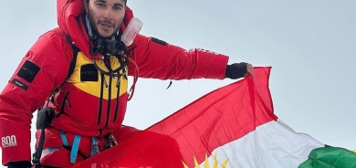 وقع عقداً مع إيلون ماسك.. شاب من زاخو يسعى إلى رفع علم كوردستان على سطح القمر