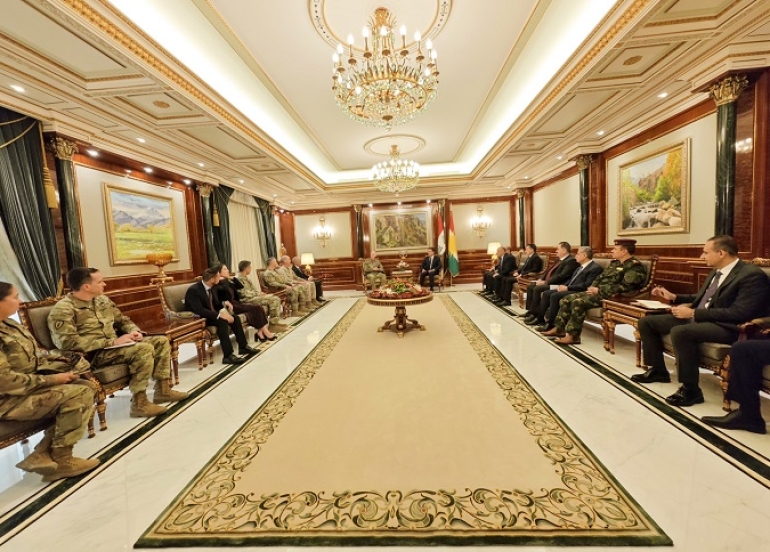 ســــه‌رۆك نــێــچــيـــرڤـــان بـــارزانـــى پێشوازى له‌ فه‌رمانده‌ى هاوپه‌يمانان كرد