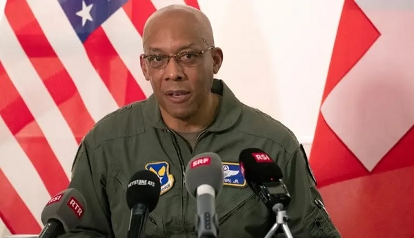 Fermandarê navendî ya CENTCOM li Urdinê ye