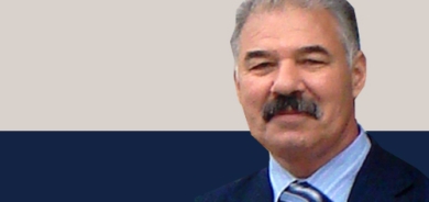 دكتۆر مستەفا مەهدی  پسپۆڕ و شارەزا لە بواری سیاسەتی دارایی و نەختینەیی بۆ گوڵان:     نرخی نەوت و خستنەڕووی دۆلار كاریگەریی لەسەر بەهای دینار هەیە   