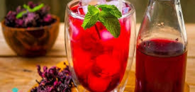 مشروب شاي الكركديه البارد... انتعاش صحي في فصل الصيف