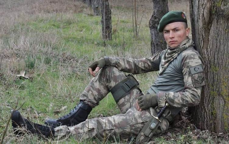 AMED - Leşkerek 'bi guleya hevalê xwe' hat kuştin