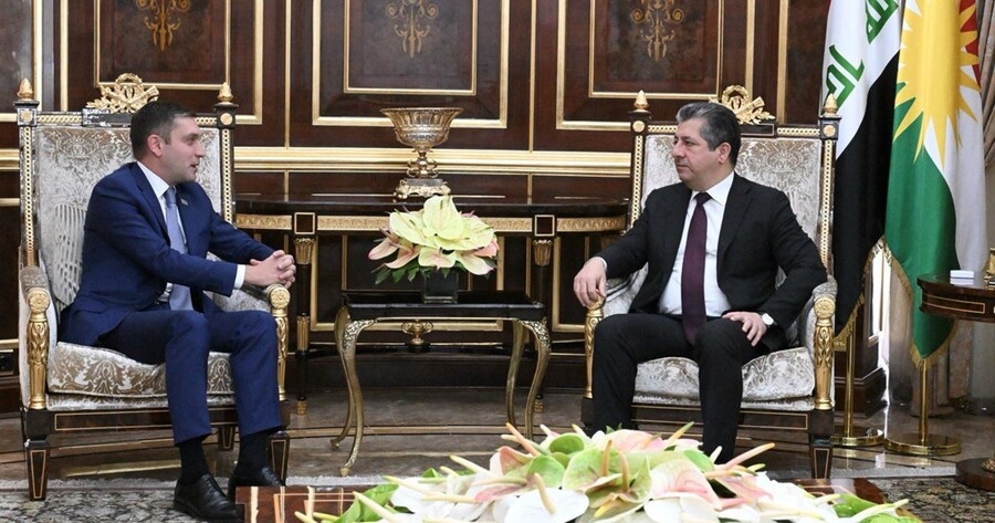 Mesrûr Barzanî diçe Azerbayicanê