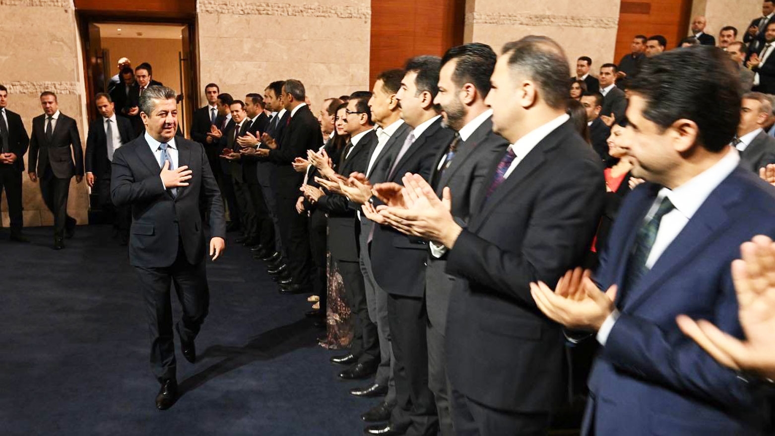 مسرور بارزاني يجتمع بعددٍ من كوادر الديمقراطي الكوردستاني في أربيل