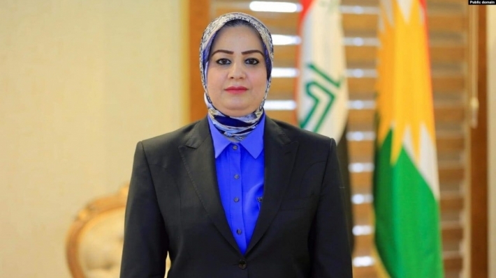 Muna Qehweçî: Ew tometên YNKê bi me ve dikirin, naha bixwe bi kiryar cîhbicîh dike