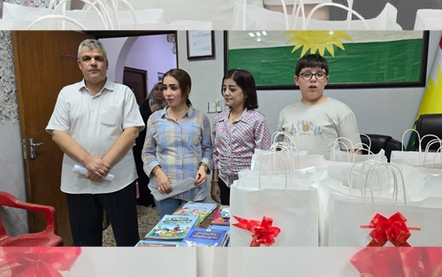 هاوڵاتییەك دیاری پێشكەشی تووشبووانی تالاسیمیا دەكات