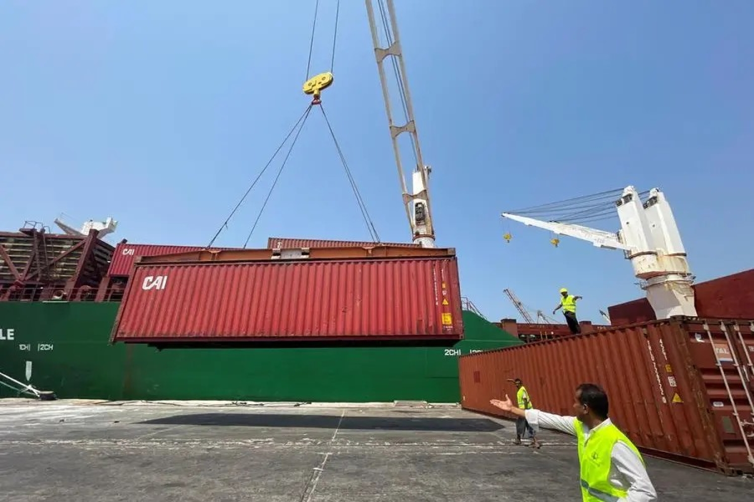 هيئة بحرية بريطانية تتلقى تقريراً عن واقعة شمال غربي الحديدة باليمن