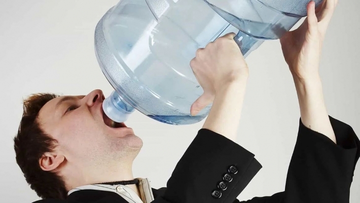 طبيب يحذر من حالة يمكن أن يسبب فيها الماء نوبة صرع أو غيبوبة أو حتى الوفاة