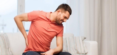 تقليل وقت الجلوس بمقدار 40 دقيقة يومياً يمنع تفاقم آلام الظهر