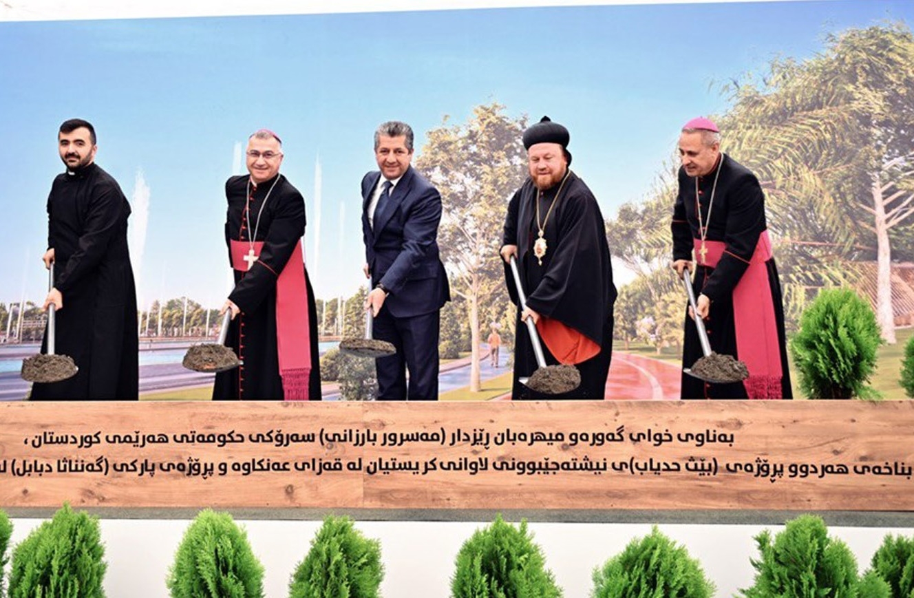 رئيس حكومة إقليم كوردستان يرسي حجر الأساس لمشروع سكني ومتنزه في قضاء عينكاوا