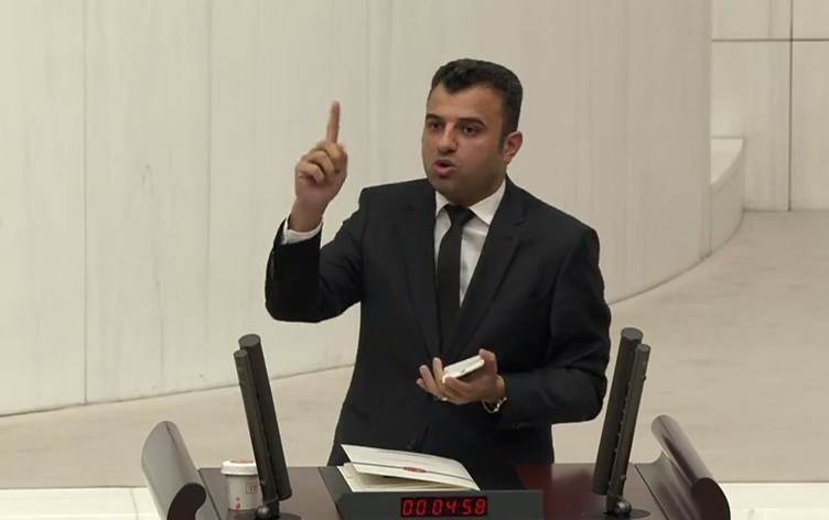 Omer Ocalan dixwaze apê xwe bibîne: 'Çima hiqûq pêk nayê?'